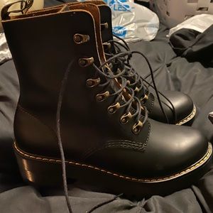 Leona Dr.Martens